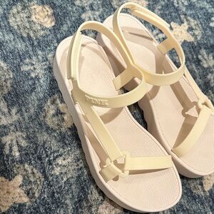 PINK Victoria’s Secret white Sandals- rubber. Like new